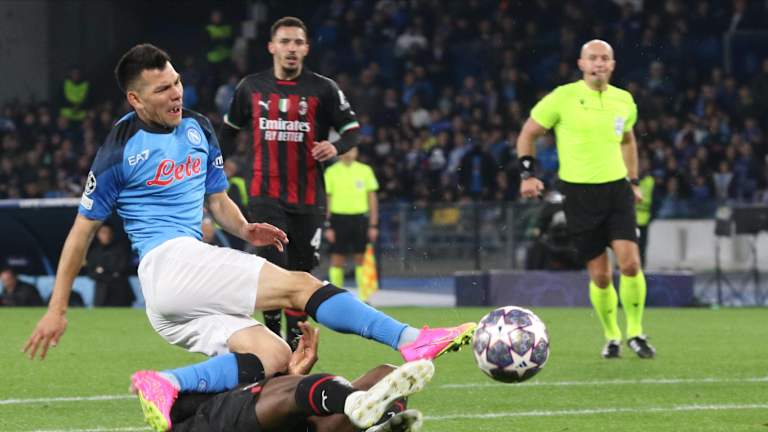 ¡Si era penal! Chucky y el Napoli eliminados de Champions